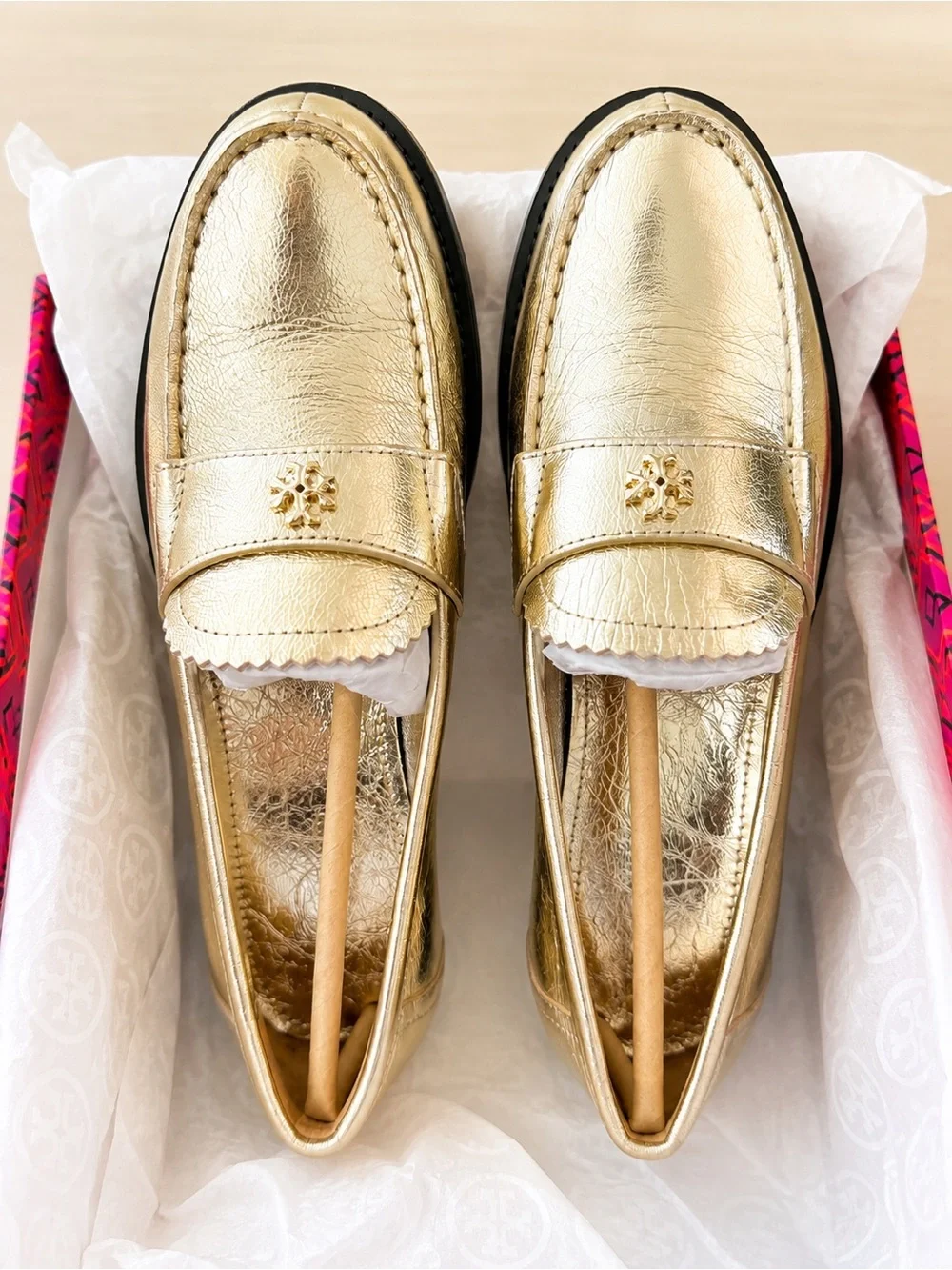 Tory Burch Classic Loafers - Spark Gold Metallic Leather - size 6 - brand new